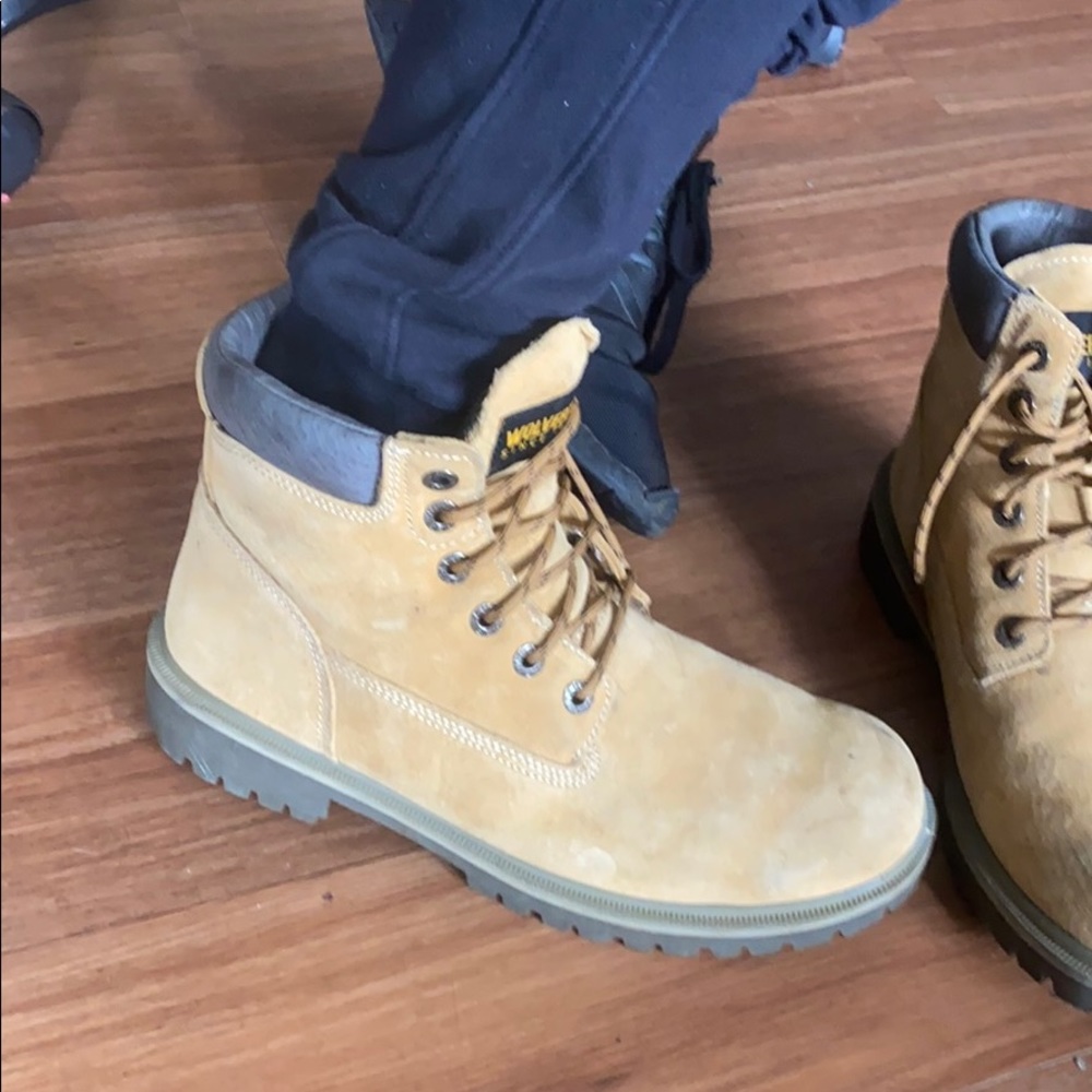 Men’s work boots